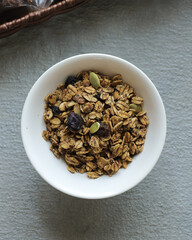 かぼちゃの種とオーツ麦のベリーグラノーラ