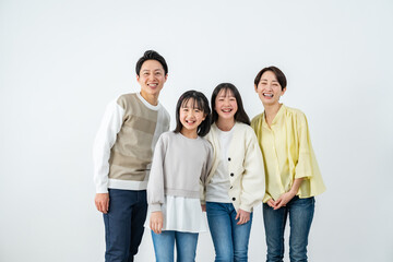 Fototapeta premium 家族四人のポートレート
