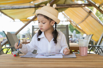 Thai girl girl is wowing with watercolor.