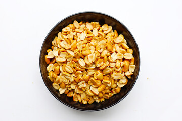 Roasted peanuts for snacking, or used as toppings for various dishes.