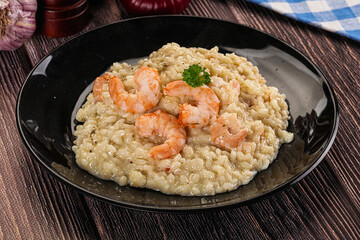 Gourmet risotto with prawn and cheese