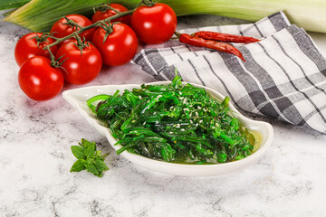 Gourmet chuka salad with sesame