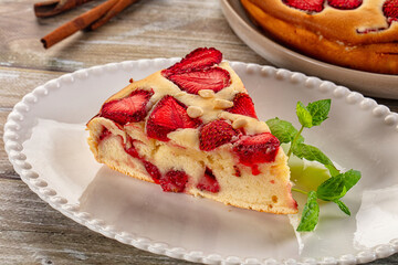 Strawberry pie tart served mint