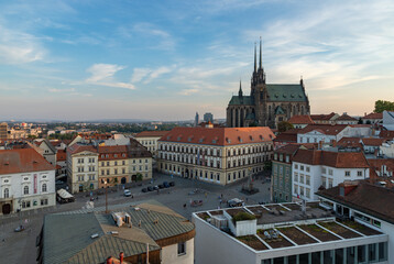 Obraz premium Cabbage Market Square and Cathedral of Saint Peter and Paul