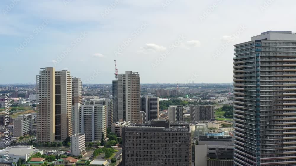 Poster 都市、ドローン、空撮、ビル群、建設、開発、日本、社会、マンション、不動産、高層、ゼネコン、デベロッパー、施設、ビル、現代、都会、建築、高層ビル、摩天楼、町並み、俯瞰、展望、パノラマ、ハイアングル、鳥瞰