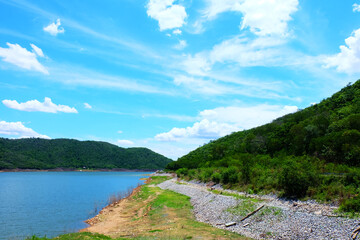 The scenery of the beautiful natural atmosphere and the wide river.