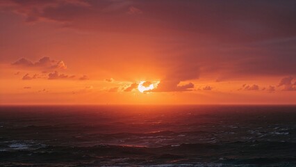 Obraz premium Evening by the water with stormy clouds and rain descending on the surface