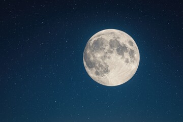 Obraz premium Moon shining over the dark night sky