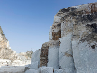 The extraction and labor that shape the mountain