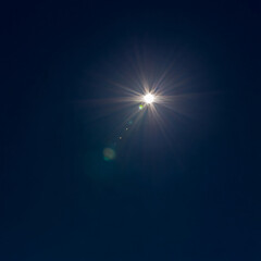 Obraz premium Sun Sky Blue Light Flare Solar Shine Nature Daylight Beautiful Atmosphere Morning Summer Heat Photography Clear Brightness Glow Spectrum Dawn Landscape Weather Sunset Illumination Energy Radiance