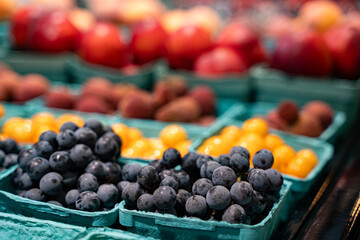 View of seedless grapes in grocery store.