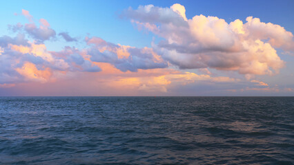 Obraz premium sunset over the sea