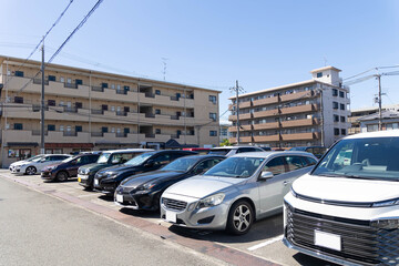 町中にある月極駐車場