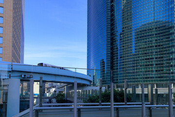 都心散歩　汐留の朝