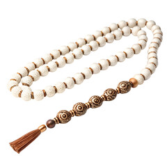 Obraz premium wooden rosary isolated on white