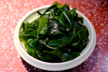 raw kelp in a bowl