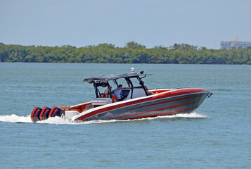 speed boat on the Florida Intracoastal Waterway