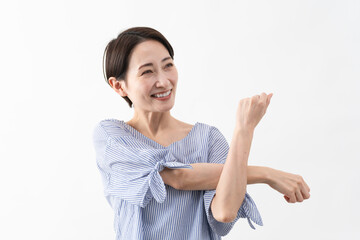 私服姿の女性　ライフスタイルイメージ