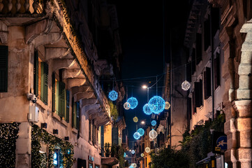 Verona. Where the magic of art intertwines with the atmosphere of Advent. The land of Romeo and...