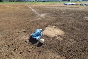 草野球場　グローブ　軟球