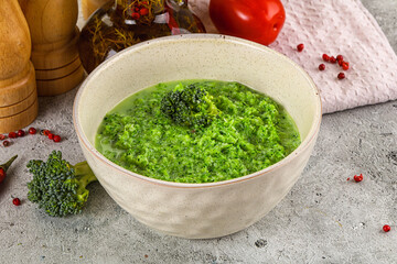 Dietari vegan broccoli cream soup