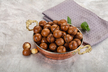 Sweet macadamia nut in the bowl