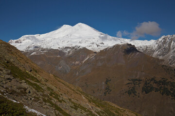 Fototapeta premium Panoramic view of the mount Elbrus