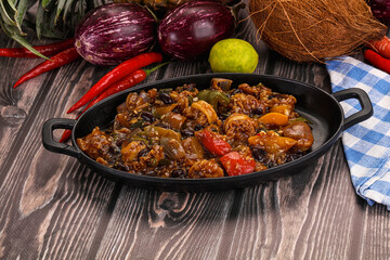 Squid with vegetables in oyser sauce