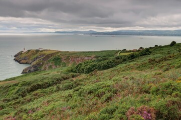 Phare de la péninsule de Howth à l'entrée de la baie de Dublin en Irlande