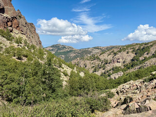 Paysage montagneux sur la deuxième étape du GR20 Nord en Corse