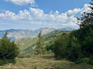 Paysage montagneux sur le GR20 en Corse