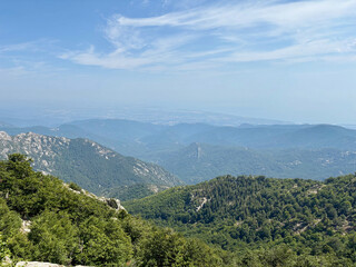 Fototapeta premium Montagnes corses entre le refuge de Prati et le refuge d'Usciolu sur le GR20