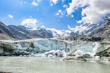 Retreating glacier with break