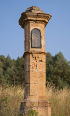 Torre con Santo a la entrada de  Gúdar / Teruel