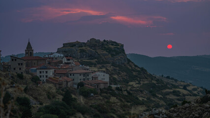 Puesta de sol; atardecer en Gúdar / Teruel