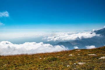 incantevole skyline delle Alpi Cozie visto da Ostana con al centro il Monviso