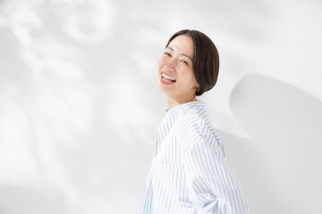 女性　笑顔
