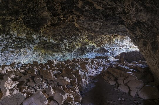 Lava tunnel, Ana te Pahu, Rapa Nui National Park, Unesco World Heritage Site, Easter Island, Chile
