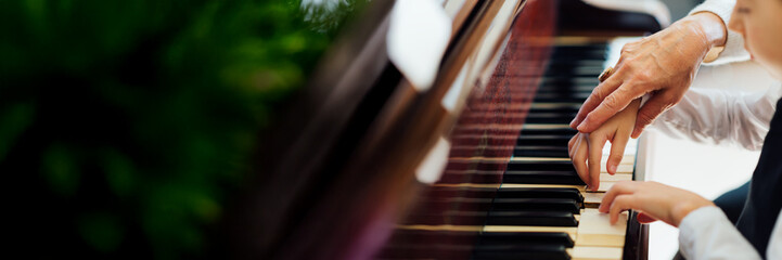 Piano Lesson Hands Wide Banner