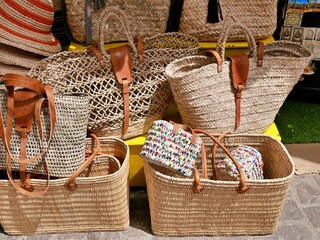 モロッコのエッサウィラのお土産屋さんのかごバッグ
