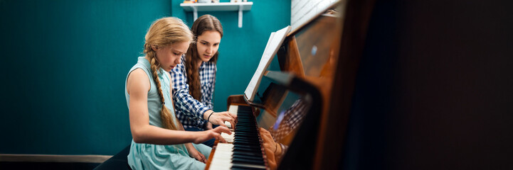 Piano Lesson with Copy Space Wide Banner © Аrtranq