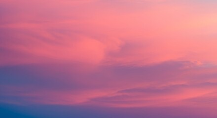 Fototapeta premium Pink and Purple Sunset Sky: Dreamy Cloudscape for Design Inspiration