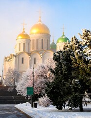 Obraz premium Snowy cathedral in morning light