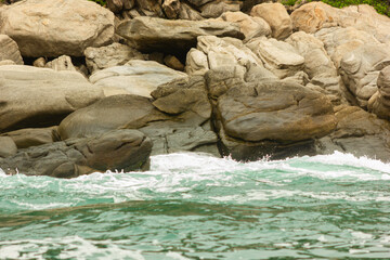 Textura rocosa en la playa de Puerto Escondido