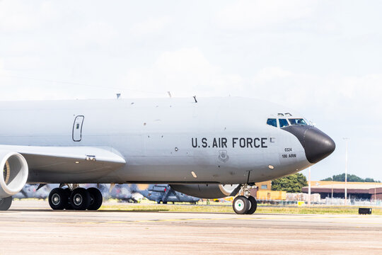 Boeing KC-135R taxis off the runway