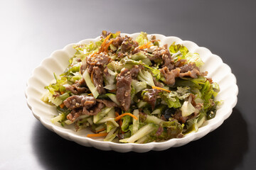 牛肉カルビサラダ