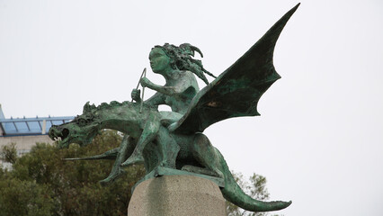 Escultura El Hada y el Dragón a.2006, Paseo Alfonso XIII, Vigo, Pontevedra, Galicia, España