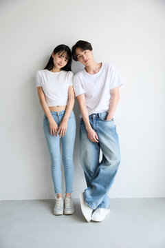 アジアの若い男女の美容に関するポートレート