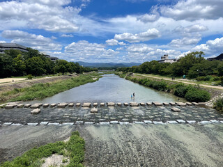 夏の鴨川の飛び石