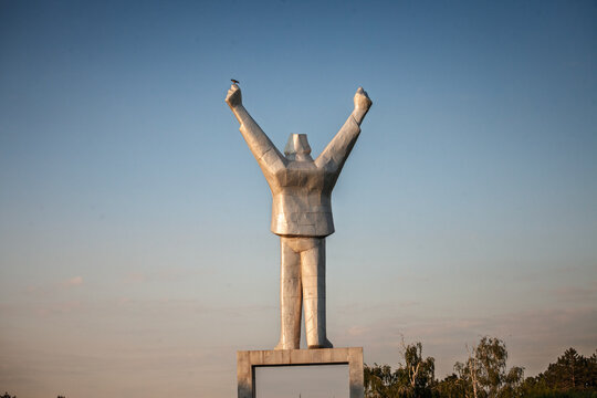 VALJEVO, SERBIA - MAY 22, 2025: Monument to Stjepan Filipovic in Valjevo, Serbia, depicts the Yugoslav partisan with arms raised, associated with the slogan Smrt fasizmu, sloboda narodu.